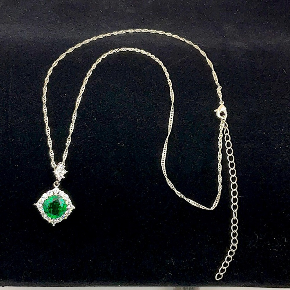 Vtg.The Bradford Exchange 18”W/3”Ext. SterlingSilver W/Green Tourmaline Gemstone - Picture 5 of 5